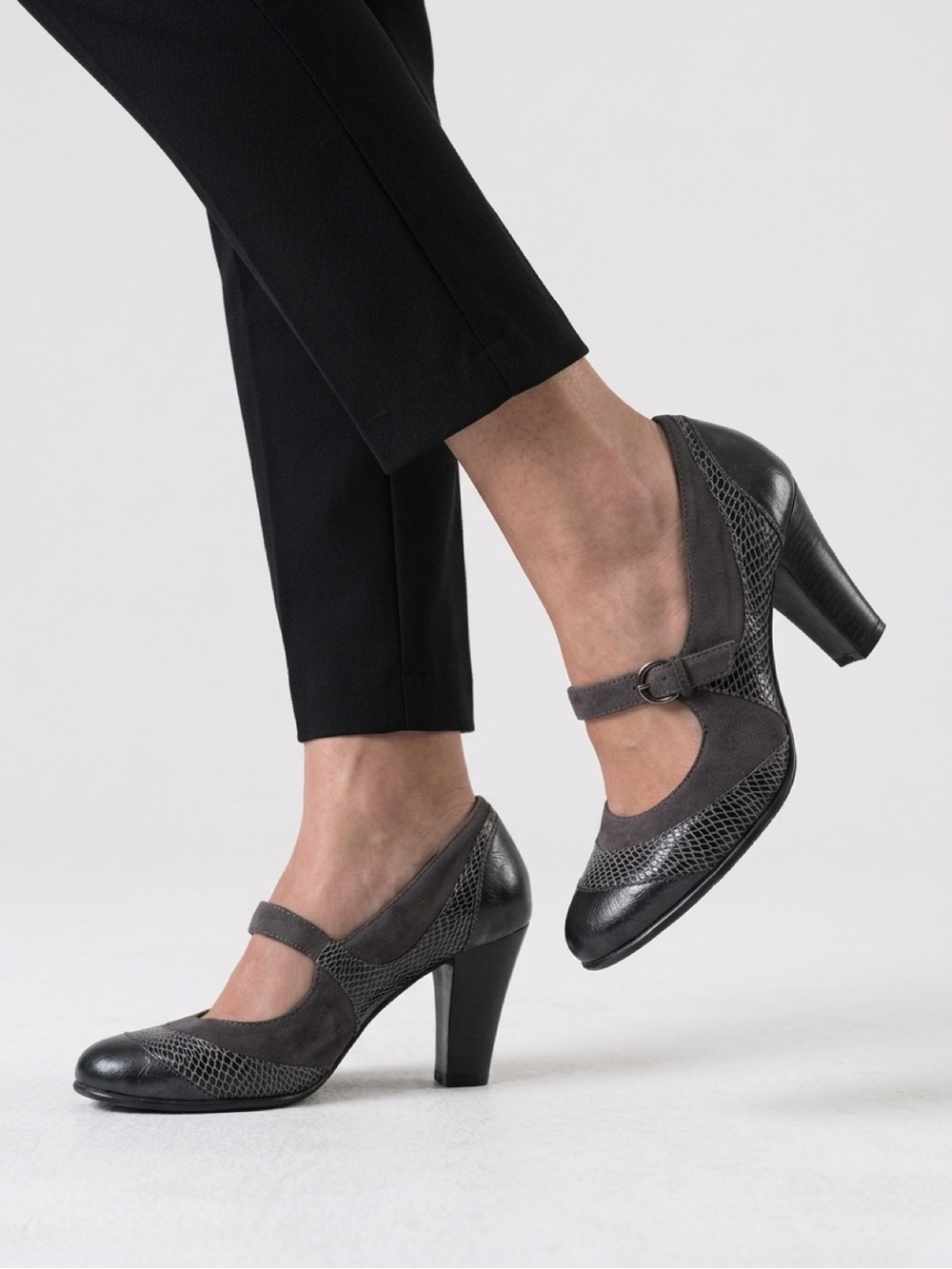 Aerosoles Roler Rink Snake Print Mary Jane Block Heels 8.5M